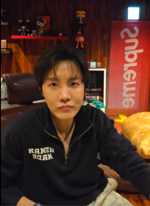 Hobi's Birthday Weverse Live!